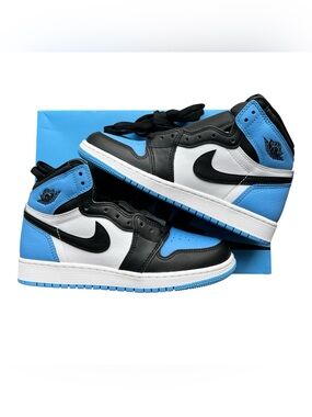 Nike Air Jordan 1 Mid in University Blue, Black & White
